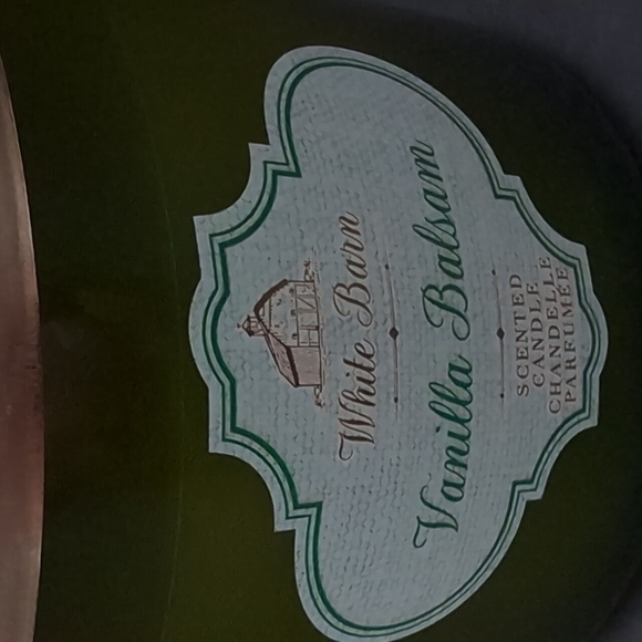 Bath & Body Works,White Barn Vanilla Balsam 3 Wick Candle. - Picture 2 of 7